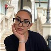 Ragazza bilingue da lezioni private di inglese a ragazzi e bambini