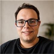 Laureando in ingegneria, insegno materie scientifiche (matematica, fisica, chimica, elettrotecnica) a tutti i livelli