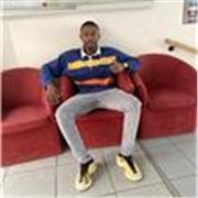 Professeur de maths. Je donne cours aux élèves du collège au lycée