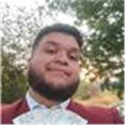 Estudiante de ingeniería con empatía y paciencia