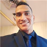Disfruto mucho mi trabajo, soy profesor de matemáticas de tiempo completo para estudiantes de primaria, secundaria y bachillerato