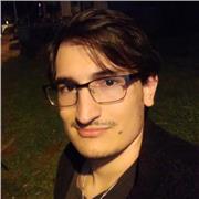 Profesor de matemáticas imparte clases para nivel secundario, terciario y universitario