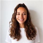 Studentessa Bocconi offre aiuto compiti e metodo di studio online per ragazzi delle medie e di quarta e quinta elementare
