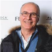 Fotografo professionista impartisce lezioni di fotografia