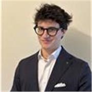 Offro lezioni da scuole elementari fino a superiori. Ho un diploma scientifico e laurea in educazione, con esperienza nel campo.