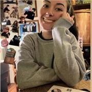 Activa, creativa, extrovertida, alegre y respetuosa. Niños pequeños.