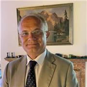 LAUREATO IN ECONOMIA ED IN GIURISPRUDENZA IMPARTISCE LEZIONI DI DIRITTO, ECONOMIA, ECONOMIA AZIENDALE