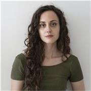 Laureata in fotografia impartisce lezioni di tipo pratico/teorico per ragazzi