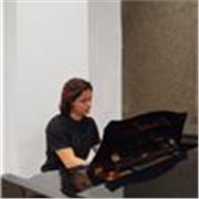 Profesor de piano, para aquellas personas que quieran mejorar o iniciarse en el instrumento. Soy estudiante en el CSM Málaga
