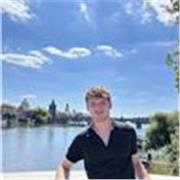 Doy clases presenciales/online de matemáticas. Soy estudiante de ingeniería matemática en ciencia de datosde 2o año, nota PAU 13,5