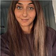 Soy titulada en Mediación Lingüística y Cultural y he conseguido un Máster en Didáctica de las Lenguas Extranjeras.