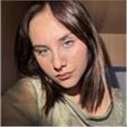 Sono diplomata al liceo scientifico e laureata in psicologia. Sin da bambina sono stata sempre brava in matematica