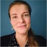 Insegnante madrelingua con quasi 10 anni di esperienza con tutte le etä