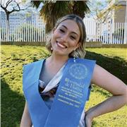 Graduada en Educación Primaria con mención en francés, con 22 años de estudio del idioma y B1, doy clases de refuerzo a niños/as