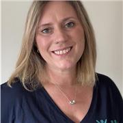 Youth coach with 16+ years’ teaching experience. Supporting young people build confidence, resilience, and study skills.