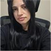 Sou professora de Inglês, com experiência em sala de aula e online, tanto para crianças, jovens e adultos