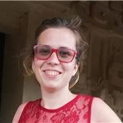 Ragazza laureata in lingue straniere con esperienza con bambini di offre per ripetizioni