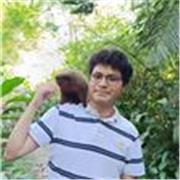 Profesor de matemática imparte clases a niños de todas las edades