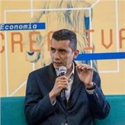 Profesor de desarrollo de videojuegos online con más de 20 años de experiencia en enseñanza a todo público