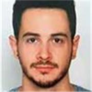 Graphic Designer con oltre 10 anni di esperienza, dal digitale alla stampa, diponibile per lezioni online.