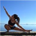 Profesora de yoga, movilidad y movimiento corporal. clases adaptadas a cualquier nivel y esas.