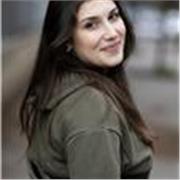 Offro ripetizioni online a bambini, ragazzi o adulti, sia per imparare la lingua italiana, che per migliorare la lingua inglese. 