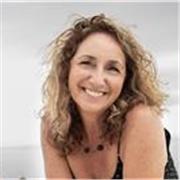 Especialista en oratoria con más de 20 años de experiencia. Ayudo a estudiantes y profesionales a hablar en público con confianza.