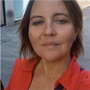 Profesora de inglés imparte clases particulares a todas las edades