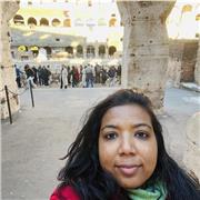 English tutor available for adolescents and adults (online)