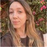 Educatrice laureata con diploma di liceo linguistico con esperienza come ragazza alla pari negli USA impartisce lezioni di inglese