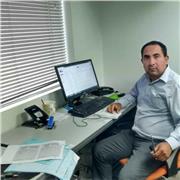 Profesor de Office para niños para todas sus edades en su desarrollo estudiantil