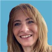 Insegnante certificata CELTA (Cambridge) con oltre 30 anni di esperienza offre lezioni online per adulti.