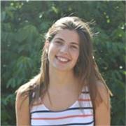 Profesora titulada en Bioquímica y Biología Molecular, con máster para dar clase a la ESO, Bachiller o FP.