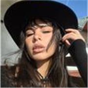 Hola! Mi nombre es Camila y mis amigos dicen que hablo hasta por los codos así que considere esta opción para tener un ingreso extra y así poder viajar por el mundo