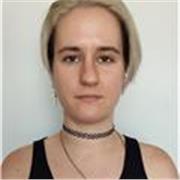 Graduada en diseño y futura profesora de Instituto