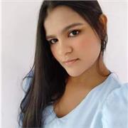 Profesora de inglés imparte clase a niños