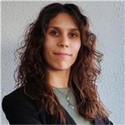 Interprete e traduttrice professionista offre lezioni di inglese online, con esperienza in contesti internazionali e aziendali.