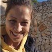 Psicologa clinica, formada en reiki, tarot evolutivo y lectora de Registros akashicos. 