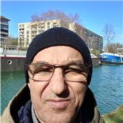 Prof de maths college j'ai une expérience de 37ans en classe au maroc et je crois je peux encore donner dans le domaine de l'éduc