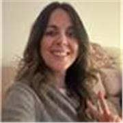 Soy enfermera y matrona, he sido tutora de residentes de enfermería para la especialidad de matrona y profesora de master.