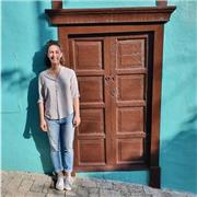 Francesa de Tenerife, 30 años, tiene un Master, ya asistente de apoyo al aprendizaje, da clases de Francés