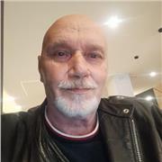 Profe multilingüe imparta para niños y adultos