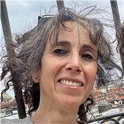 Professeure de langues (FLE, français soutien scolaire, anglais, allemand) avec plus de 20 d'expérience.