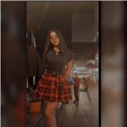 Profesora de diversas materias que enseña de manera didáctica a los infantes