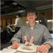 Soy Germán tengo 20 años y profesor de Química y Física en bachillerato!
