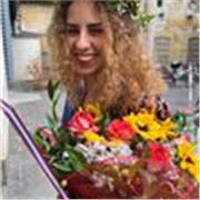 Laureata magistrale in lettere antiche, impartisco lezioni di greco, latino, italiano, storia e filosofia