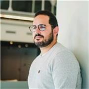 Docente de marketing, con amplio expertise en todas las disciplinas del marketin on y offline. Experiencia profesional en agencias