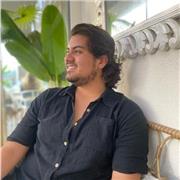 Traductor e intérprete con licenciatura en lengua inglesa disponible para clases particulares y grupales, experiencia en tutorías