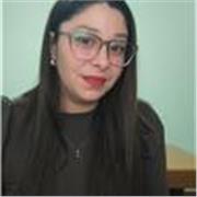 Profesora de ingles imparte clases a niños, jovenes y adultos