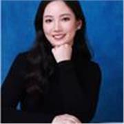 I have over four years of experience as a private English tutor, specializing in teaching both junior and senior high school stude